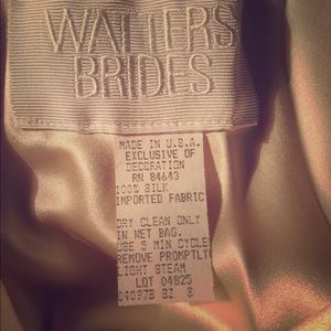 NEVER worn 100% silk gorgeous wedding dress!